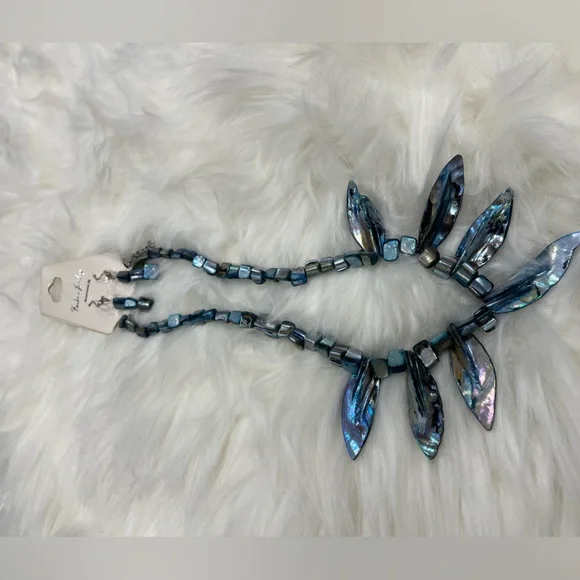 Shell Jewelry Set - Picture 2 of 3